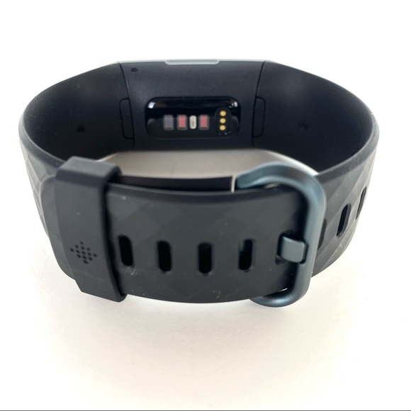 FitBit Charge 4 Fitness Tracker & GPS Smart Watch Pedometer Black Bands S & L - Picture 4 of 12